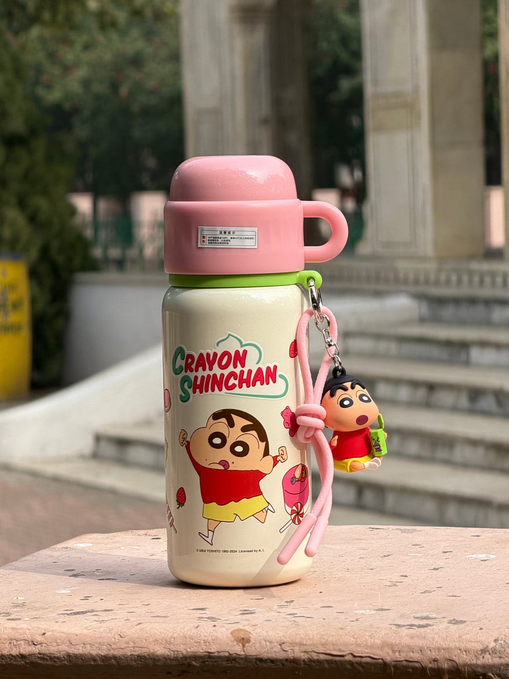 Crayon Shinchan Bottle with Cup Lid & Keychain (500 ml)