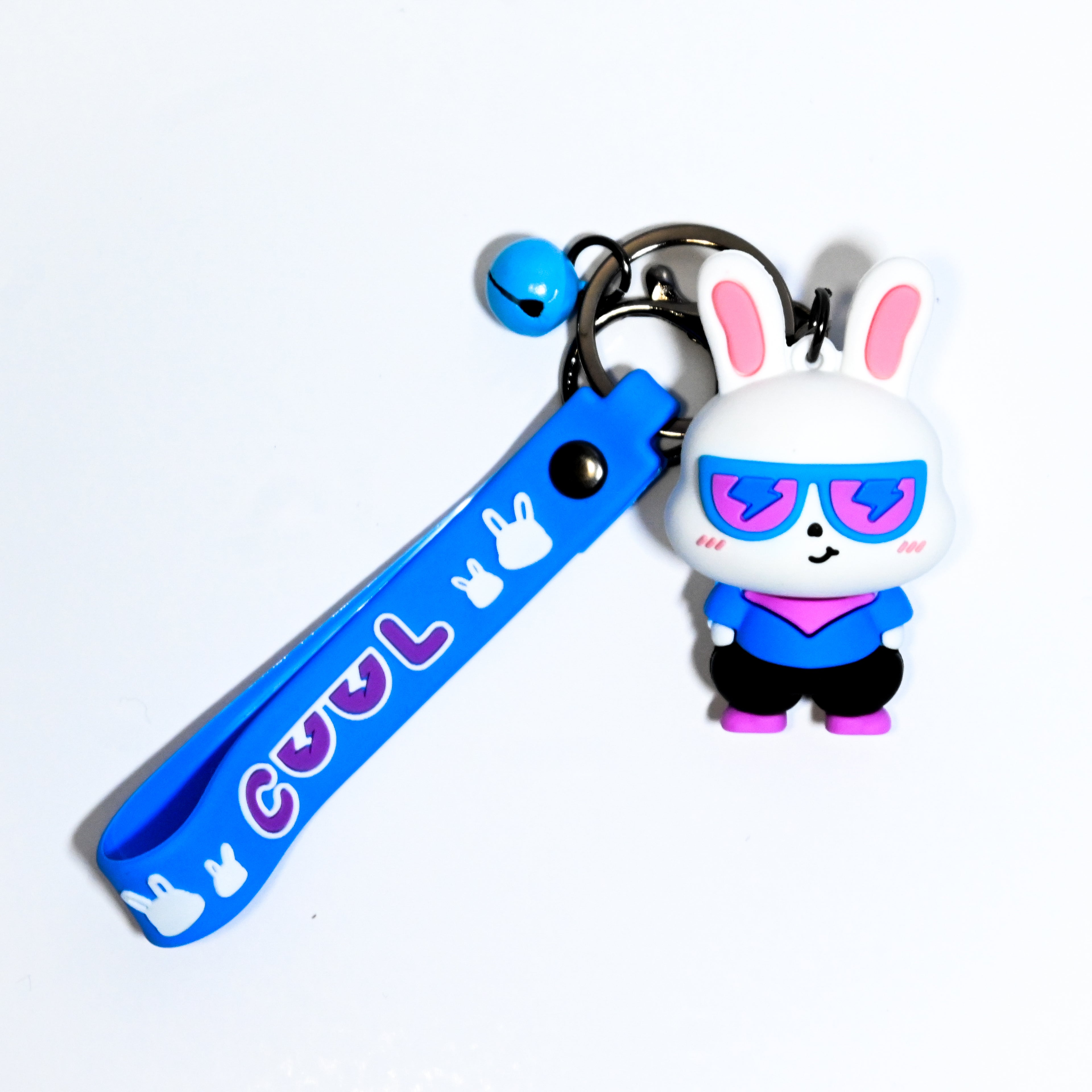 Cool Cartoon Character Keychains – Cute Bunny & Hip-Hop Style Figures