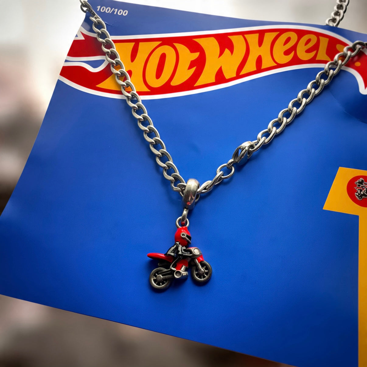 Alex and Ani x Hot Wheels® Edition Couple
Pendant Necklace Set - Scooter & Motorcycle |
60cm Chain